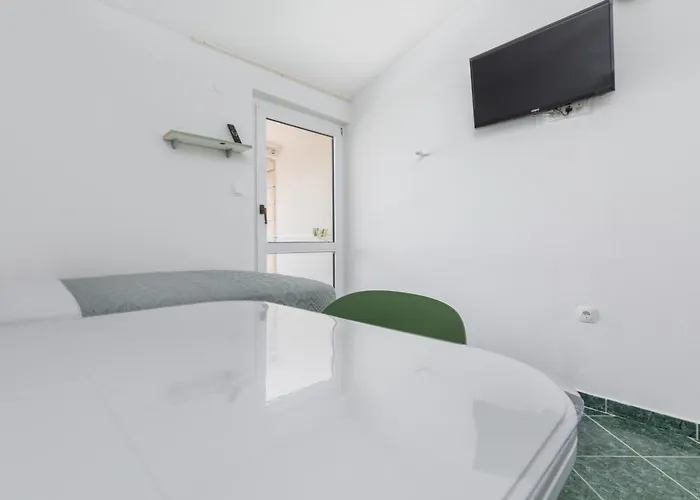 2737b *