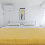 2737b * Duće